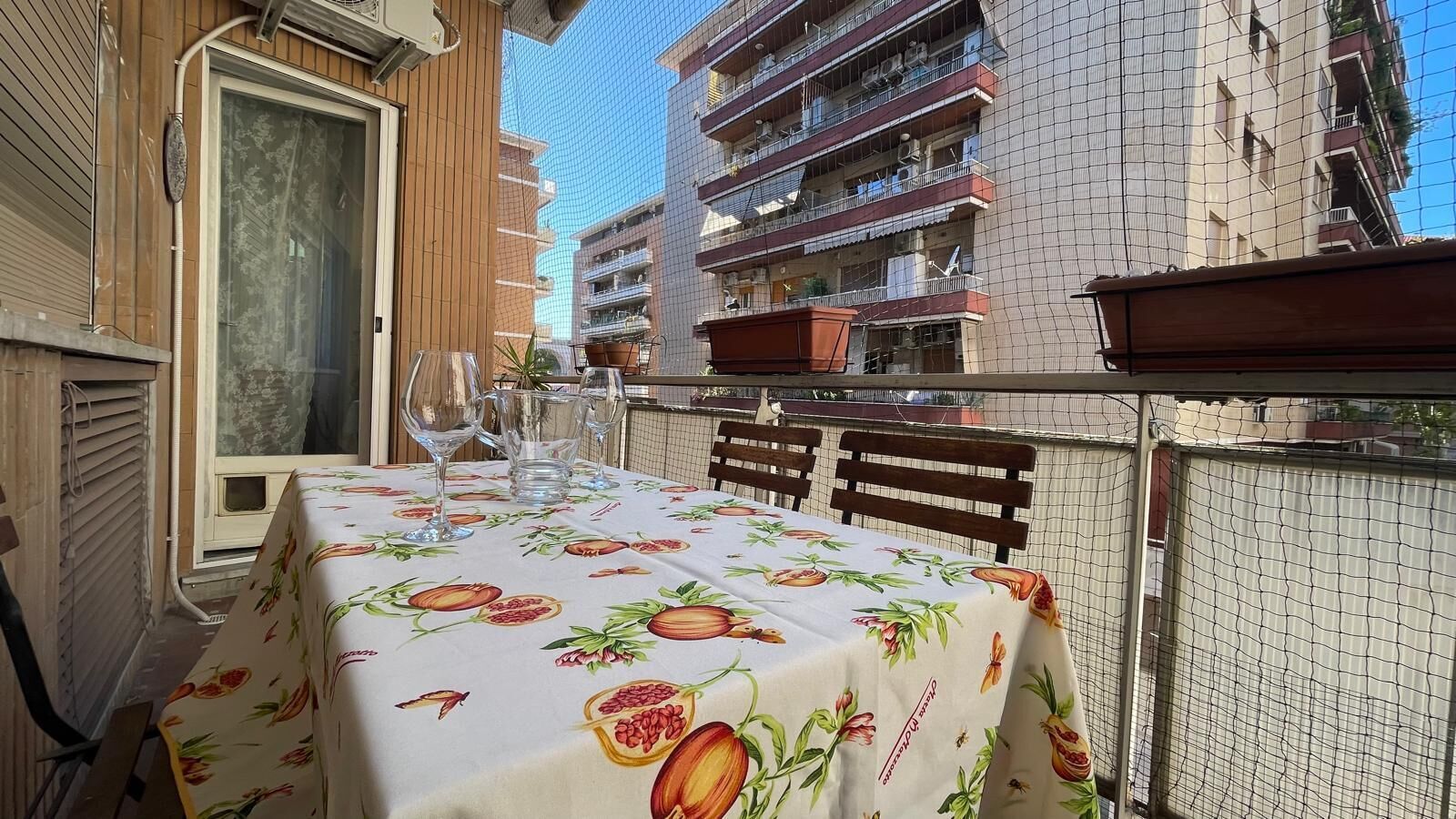 Apartment | Outdoor dining