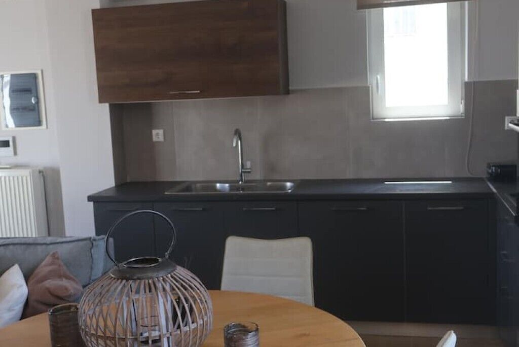 Fridge, oven, coffee/tea maker, toaster