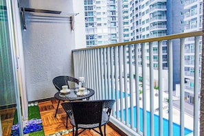 Suite, Balcony, Pool View | Property grounds - Family Suites at Razak City by HCK (Kuala Lumpur)
