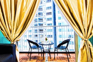 スイート バルコニー プールビュー | 内装