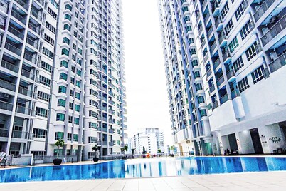 Family Suites at Razak City by HCK