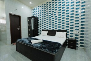 Room - Omji Ashram - Shri Jagannath Mandir (Vrindavan)