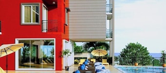 3BR Condo at Treasure Victoria Apt, New Hub St, Mikocheni with gym and pool