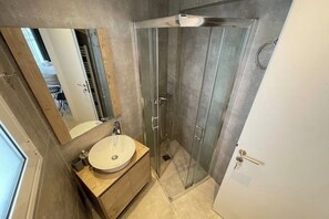Dusche, Haartrockner, Seife