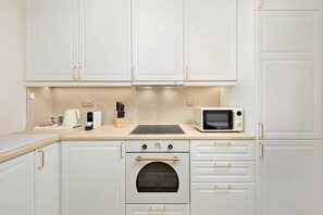 Deluxe-huoneisto, kaupunkinäköala | Yksityinen keittiö