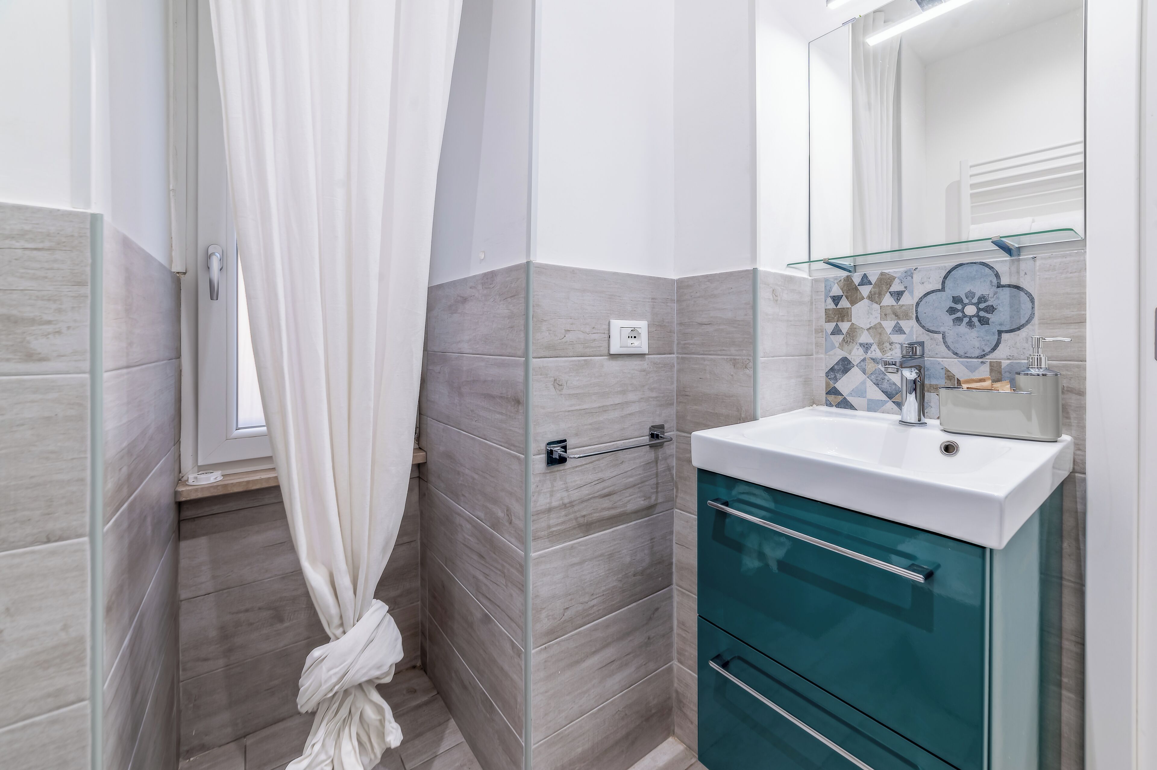 Dobbelt- eller tomannsrom – basic | Bad