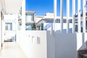 Interior detail - Dali Haohai Yueju Seascape Guest House (Dali)