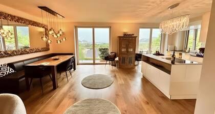 Ferienhaus 'Traumhaus mit herrlichem Graz-Blick' mit privater Terrasse, Garten & WLAN