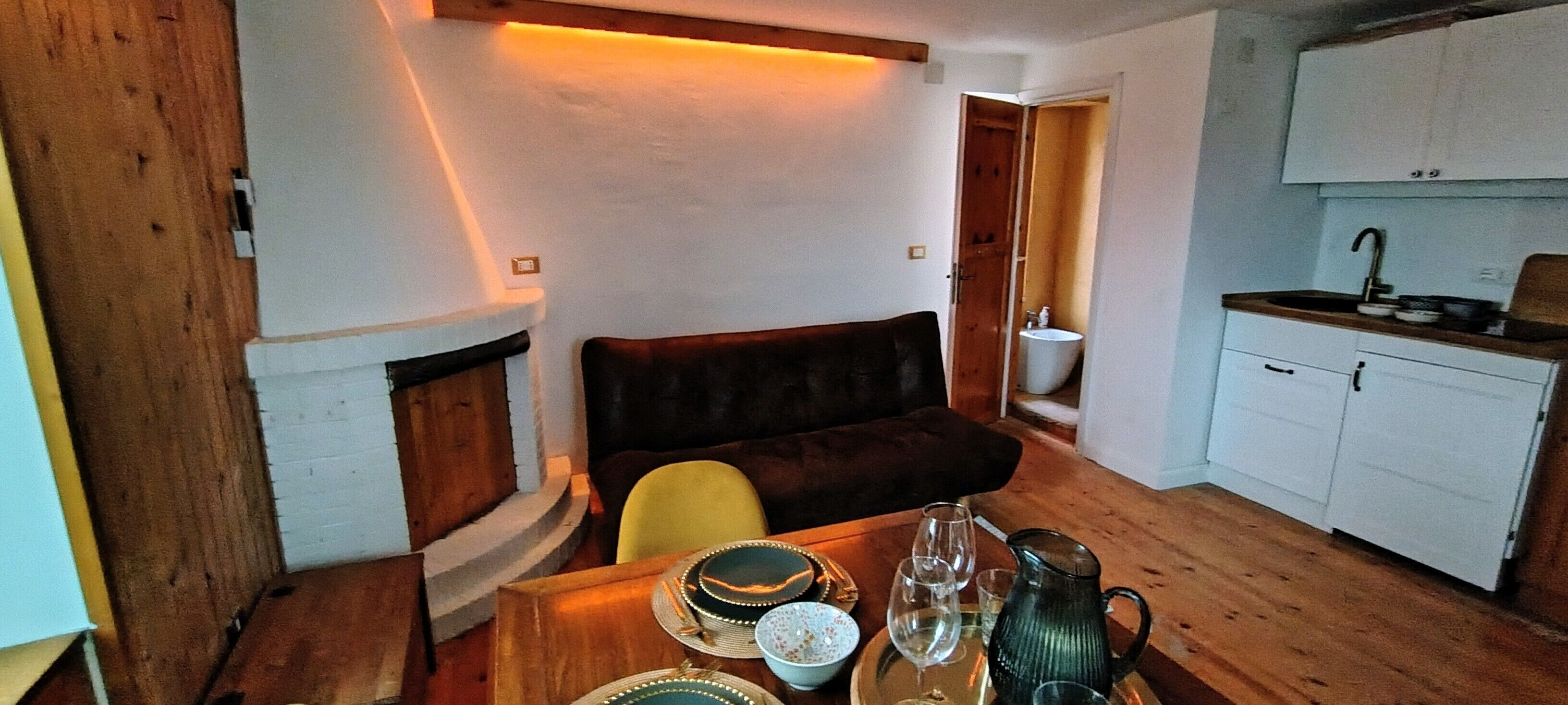Fernseher, Kamin