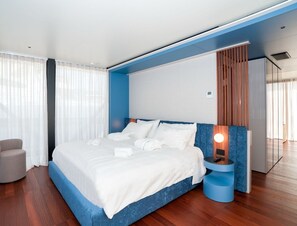 Luxury Suite, Sea View | Minibar, in-room safe, blackout curtains, free WiFi - Marina Suite (Loano)