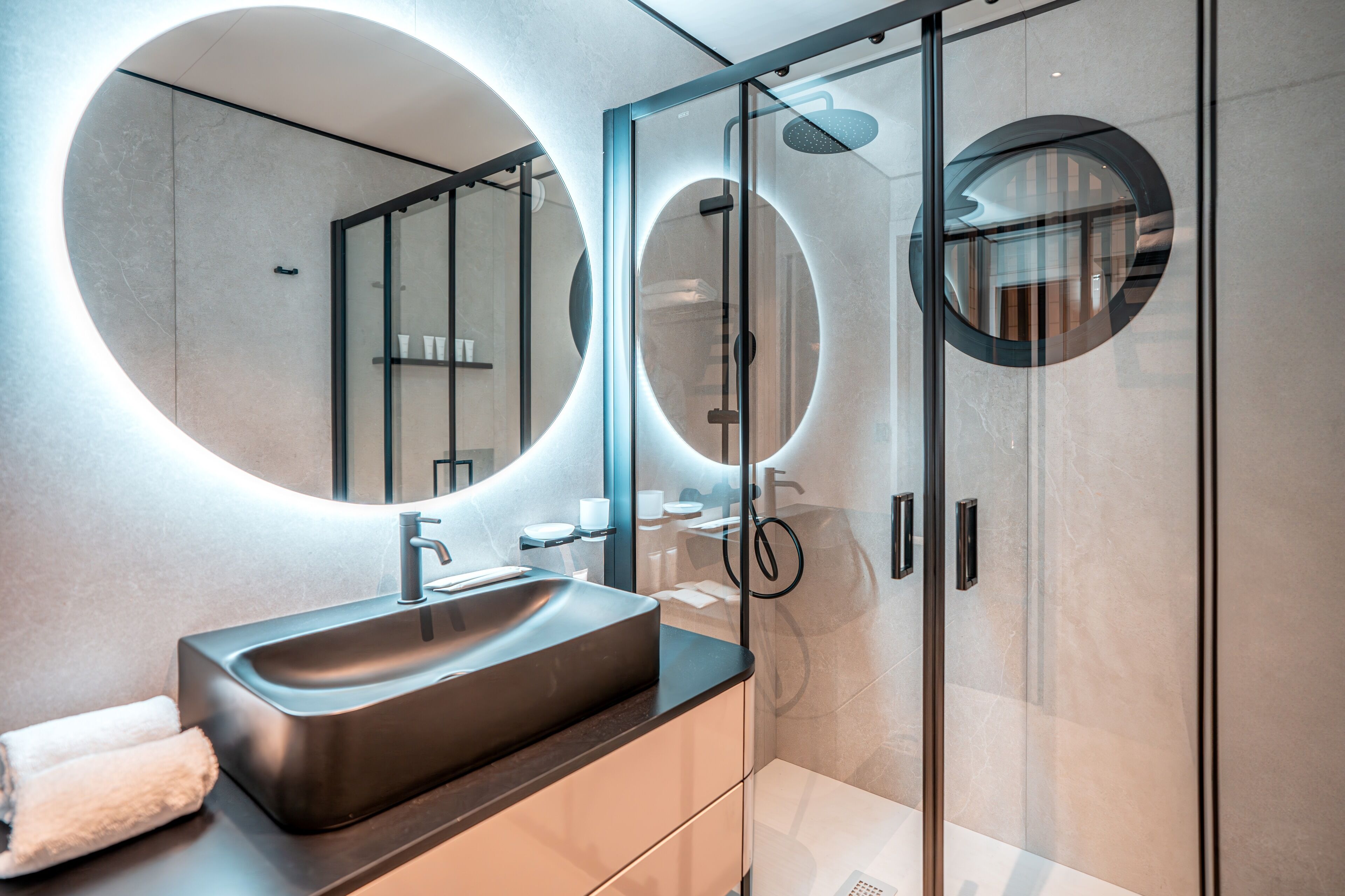 Luxury Suite, Sea View | Bathroom