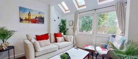 Basic Apartment | Interior