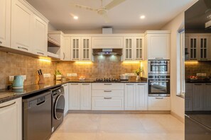 Private kitchen - Staymaster Terra Tango 4BR Villa (Calangute)