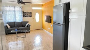 Leilighet, balkong, byutsikt | Oppholdsområde