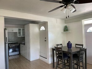 Apartment, Balcony, City View | Dining