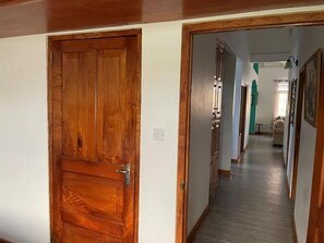 Villa Deluxe, balcón, vista parcial al océano | Interior