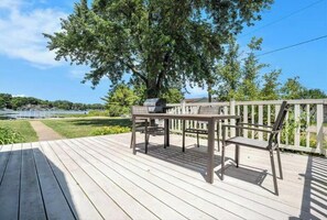 Outdoor dining - Lakefront 4BR w/ Private Beach, Dock & Firepit Near Battle Creek, amazing views! (Battle Creek)