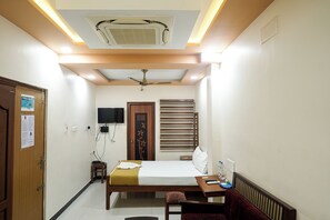 Family Room A/C (Four Bed) | Free WiFi - THAI RESIDENCY (Dharapuram)