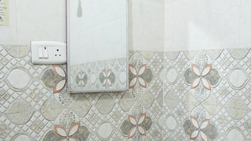 Standard Double Room, 1 Double Bed | Bathroom