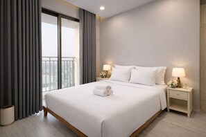 Iron/ironing board, free WiFi - MKA Summerset Rivergate Residence  (Quan tu)