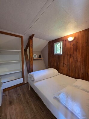 Room - Chalet with lake view (2D) (Laffrey)