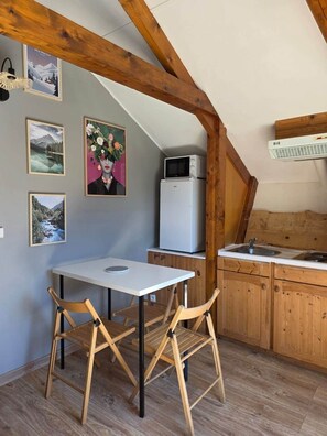 Dining - Chalet with lake view (2D) (Laffrey)