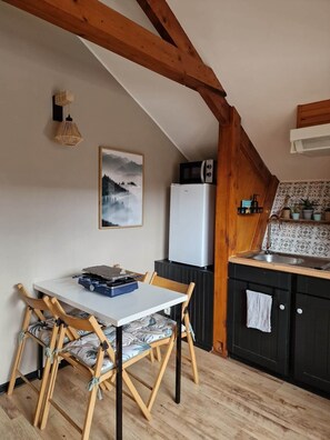 Dining - Lakeside chalet (2A) (Laffrey)