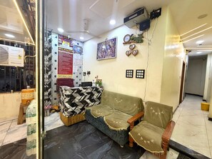 Lobby - hotel shree prem palace  (Ujjain)