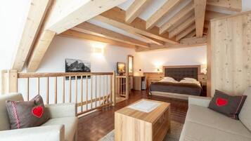 Suite, Balcony, Garden View