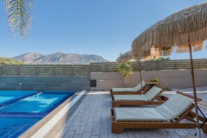 Pool - Villabayviewcrete, A Luxurious Way to Meet Crete With Breathtaking View at Hersonissos (Hersonissos)