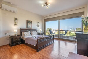 3 bedrooms, iron/ironing board, WiFi, bed sheets - Villabayviewcrete, A Luxurious Way to Meet Crete With Breathtaking View at Hersonissos (Hersonissos)