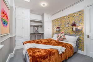 House - Chelsea 2BR Private Courtyard Earl s Court Tube (London)