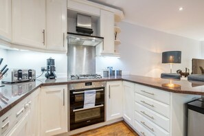 House - Kensington Chelsea 2BR Garden Apartment Tube (London)