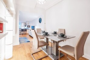 House - Kensington Chelsea 2BR Garden Apartment Tube (London)