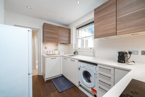 House - Chelsea 2BR Garden Patio Apartment Tube (London)
