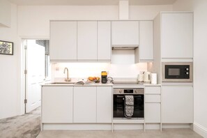 1 bedroom - Earl s Court Chelsea 1BR Elegant Stay Tube (London)