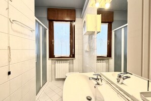 Regadera y bidet 
