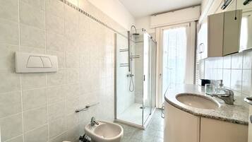 Doccia, bidet