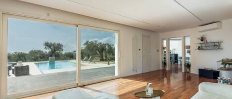 リビング エリア