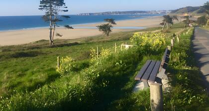 Bed and Breakfast 'La Chambre Des Embruns' with Shared Garden and Wi-Fi