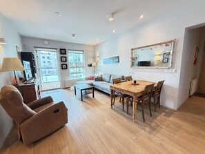 TV - Modern apartment downtown Reykjavik (Reykjavík)