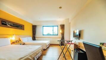 Standard Family Room | In-room safe, desk, soundproofing, free WiFi