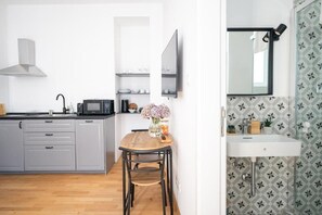 Classic-Studio, Blick auf den Innenhof | Eigene Küche