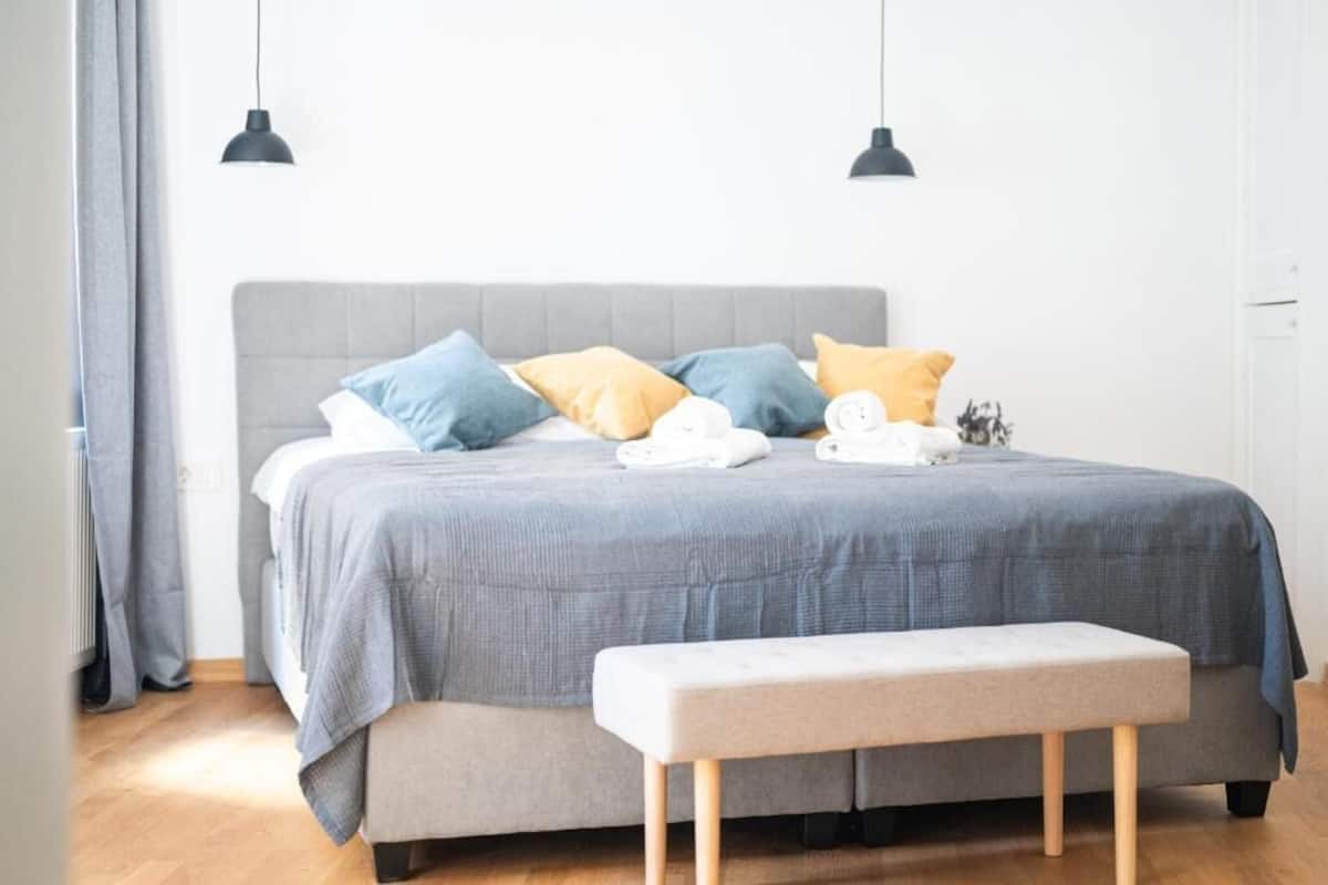 Studio phong cách cổ điển, quang cảnh sân vườn