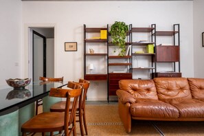 Living area - Sonnino 17 Luxury Apartment (Cagliari)