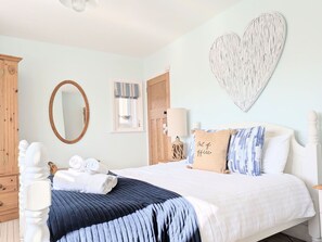 3 Schlafzimmer, Reisekinderbett, kostenloses WLAN, Bettwäsche