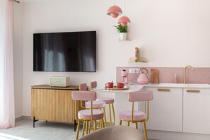 Interior - Rosa Vida • 2 Stylish BRs • Walk to Beaches & Croisettes (Cannes)