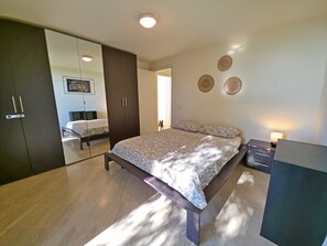 2 Schlafzimmer, Bügeleisen/Bügelbrett, Reisekinderbett, kostenloses WLAN