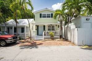 Exterior - Twin Palms on Julia - Heart Of It All - 2BD/2Bath - May - August 10% off! (Key West)