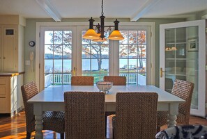 Dining - BAYBERRY COTTAGE - Town of Cushing (Cushing)